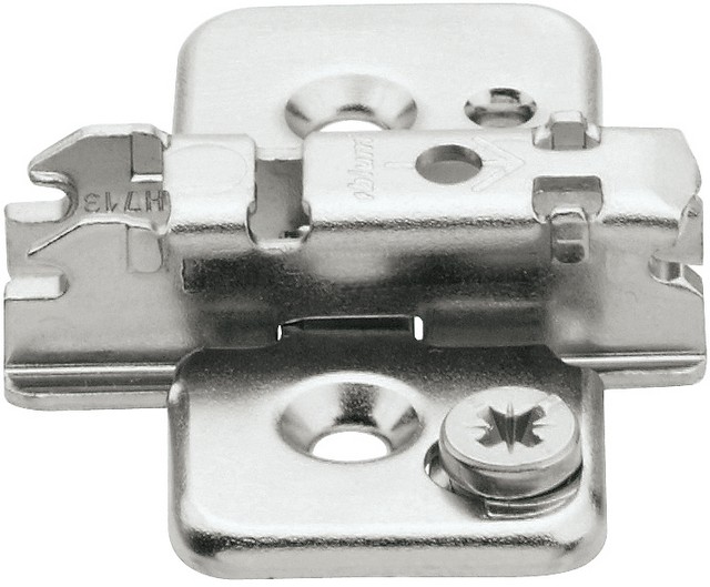 Ответная планка CLIP, крест., 3 мм, сталь, на саморезы, с эксцентриком